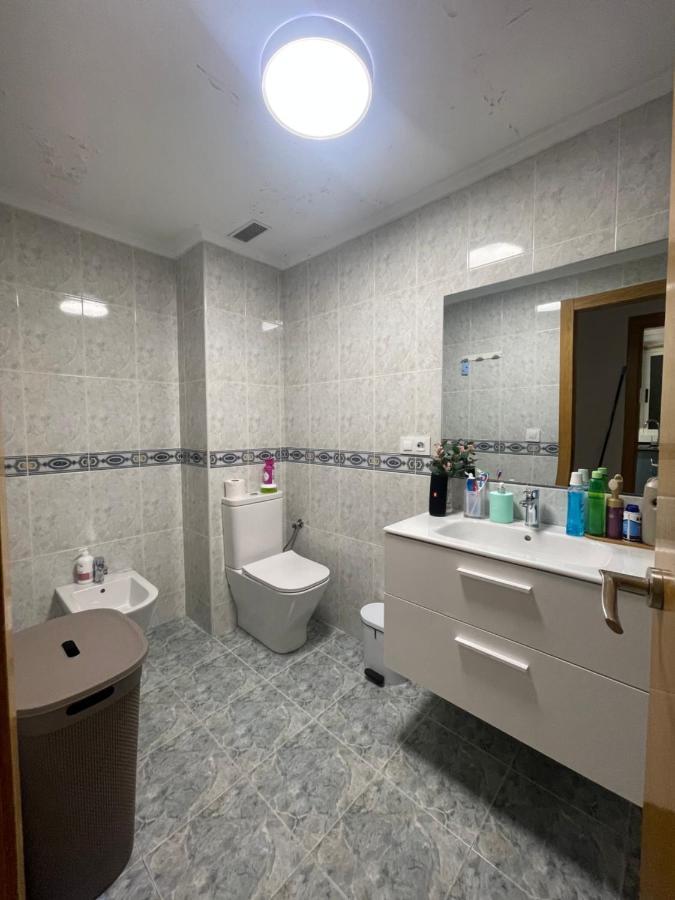 Habitacion Privada En Piso Compartido Hotel Valencia Bagian luar foto