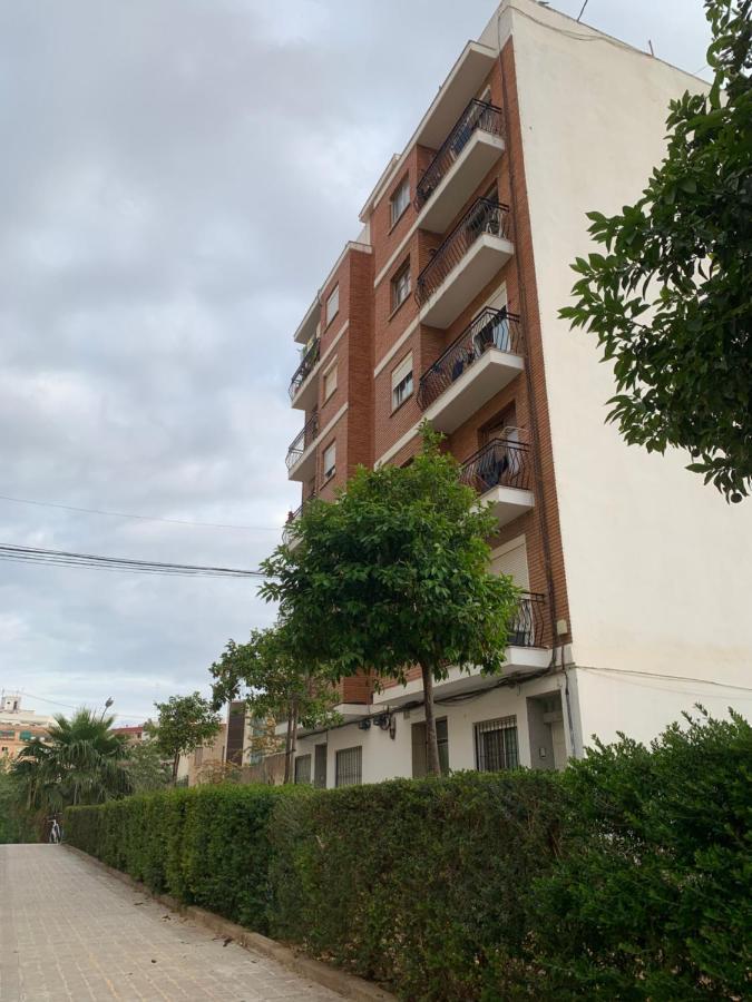 Habitacion Privada En Piso Compartido Hotel Valencia Bagian luar foto